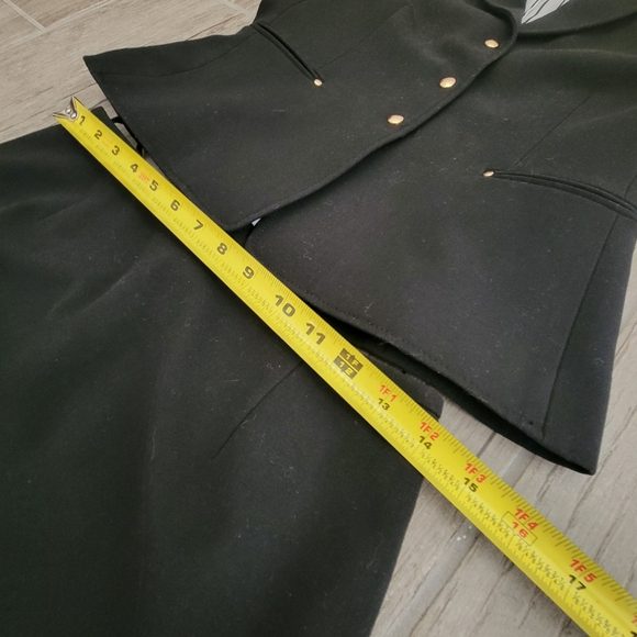 TAHARI VINTAGE 2 PIECE WORK WEAR SUIT BLACK BLAZER SKIRT RUFFLE GOLD SIZE 4P - Picture 9 of 12